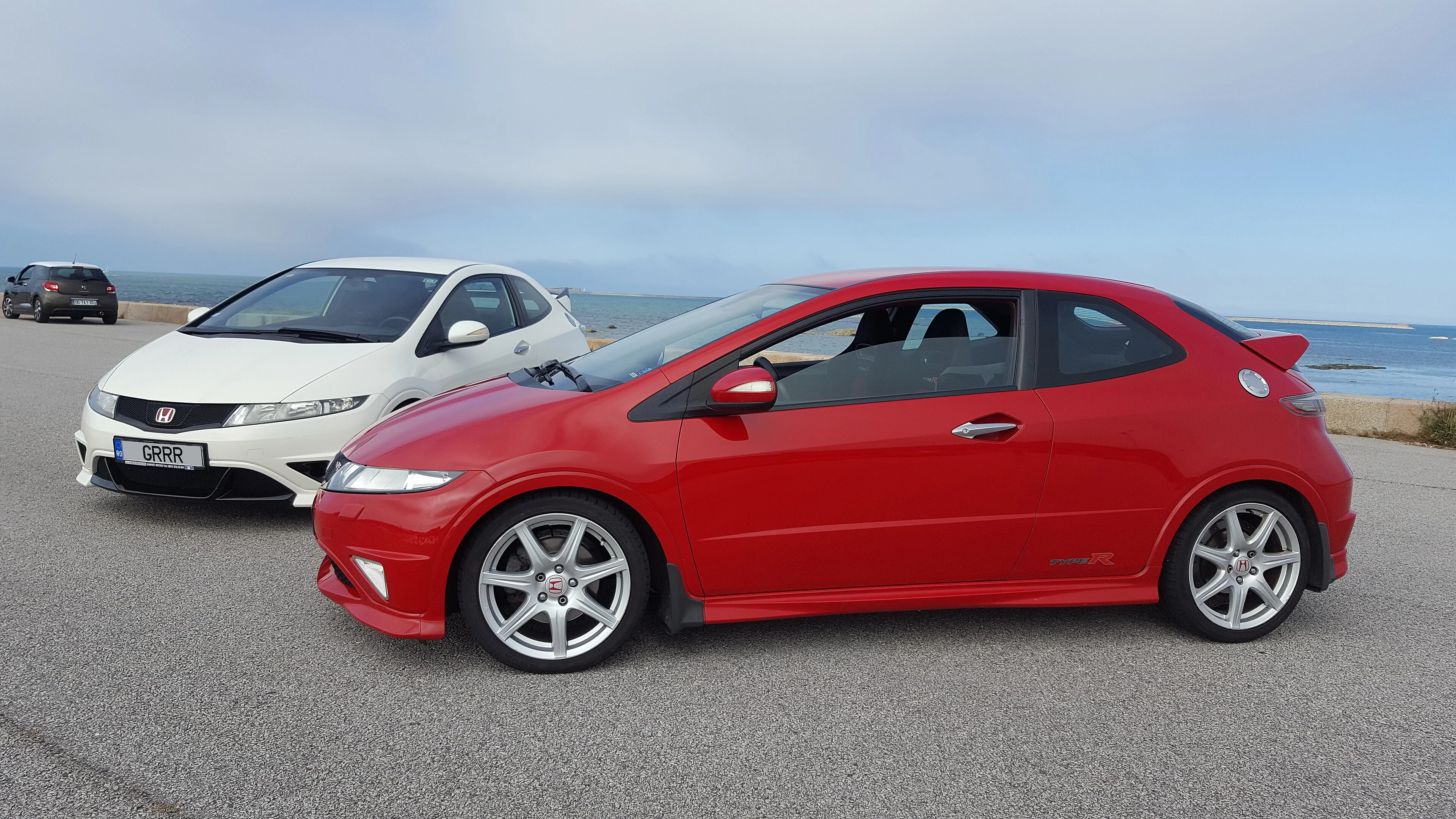 Civic Type R FN2 rojo de lado