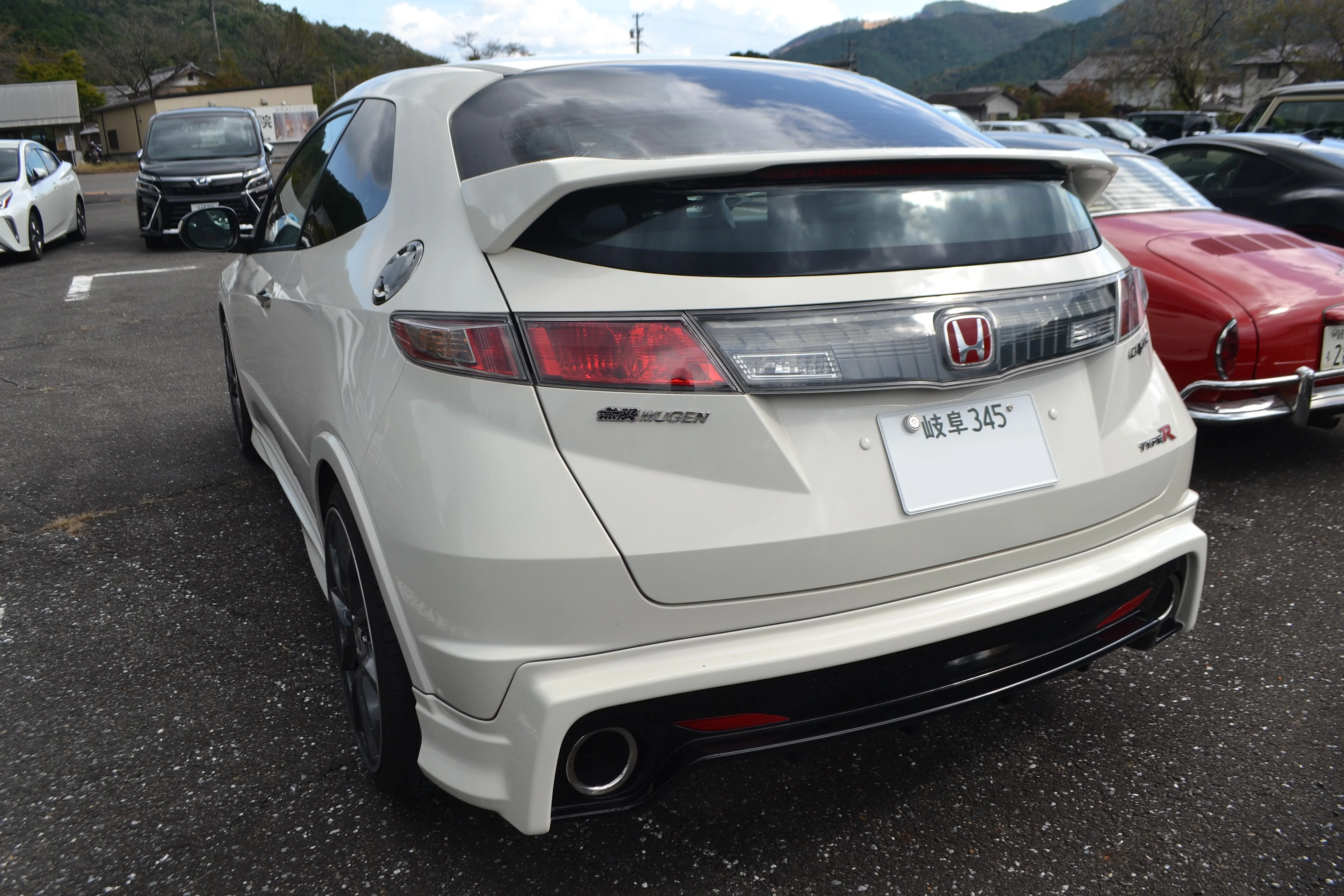 FN2 blanco con parachoques Mugen